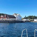 6 Person In Austrheim Holiday home Fonnes