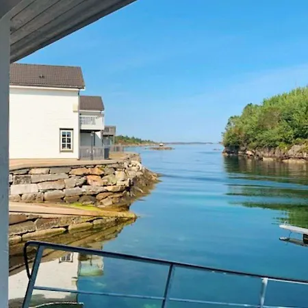 Austrheim Iv Holiday home *