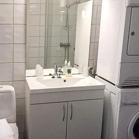 6 Person In Austrheim Fonnes